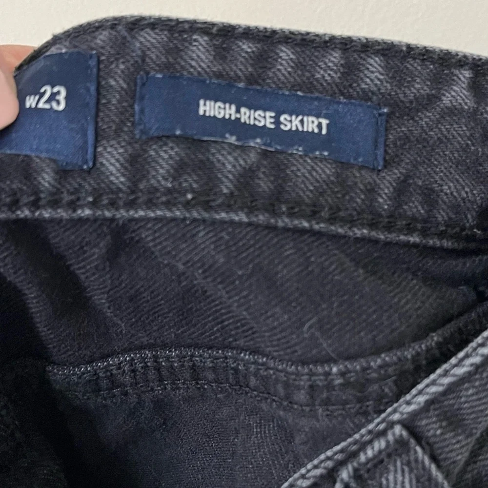 Hollister Black Faded Wash Distressed High-Rise Skirt Size 00 - Picture 9 of 9